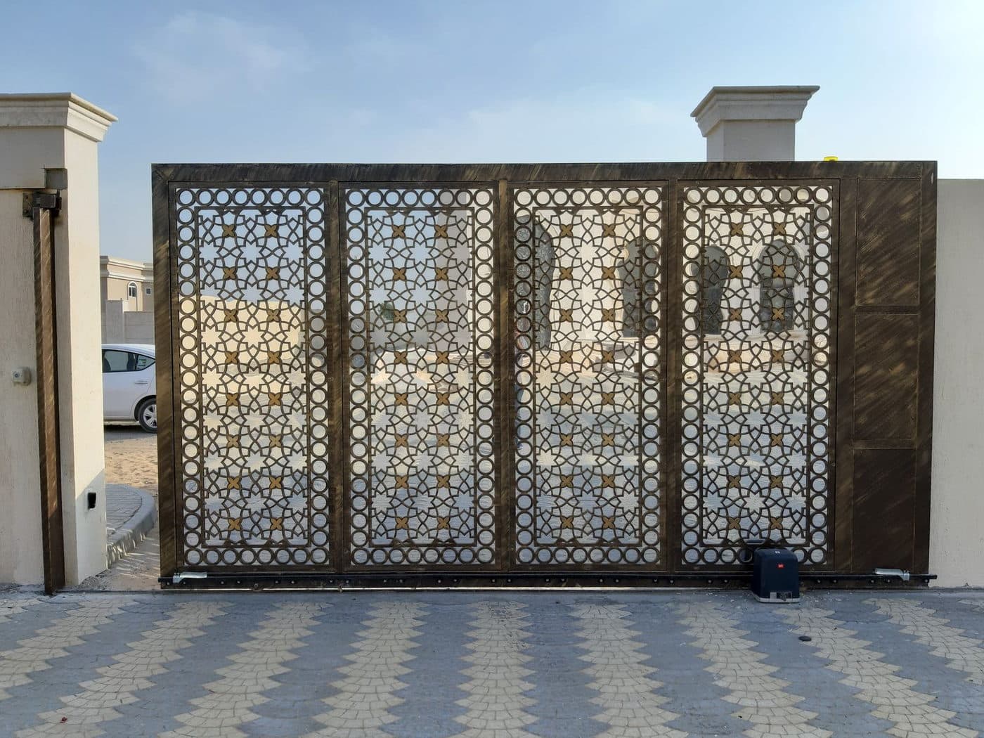 Aluminium Gates and Screens.